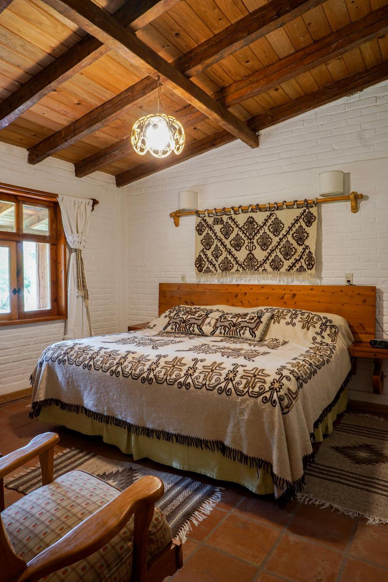 Hotel Rancho San Cayetano Ситакуаро Экстерьер фото