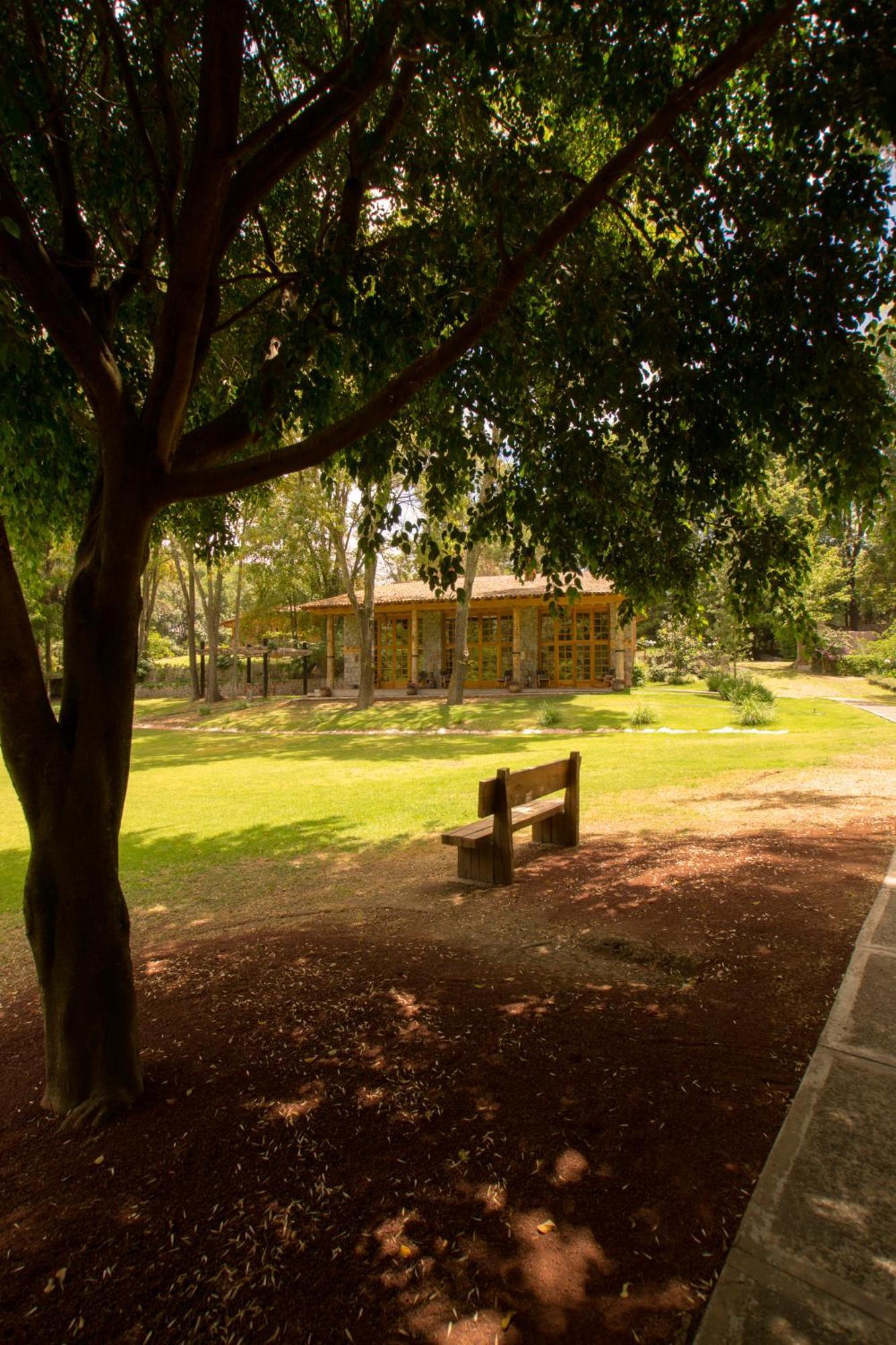 Hotel Rancho San Cayetano Ситакуаро Экстерьер фото