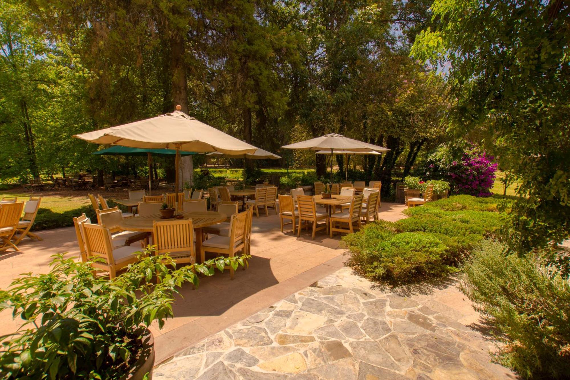 Hotel Rancho San Cayetano Ситакуаро Экстерьер фото