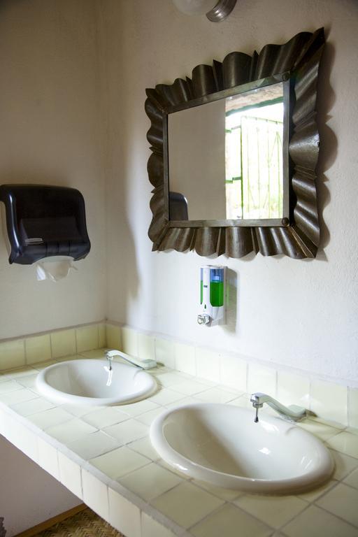 Hotel Rancho San Cayetano Ситакуаро Экстерьер фото