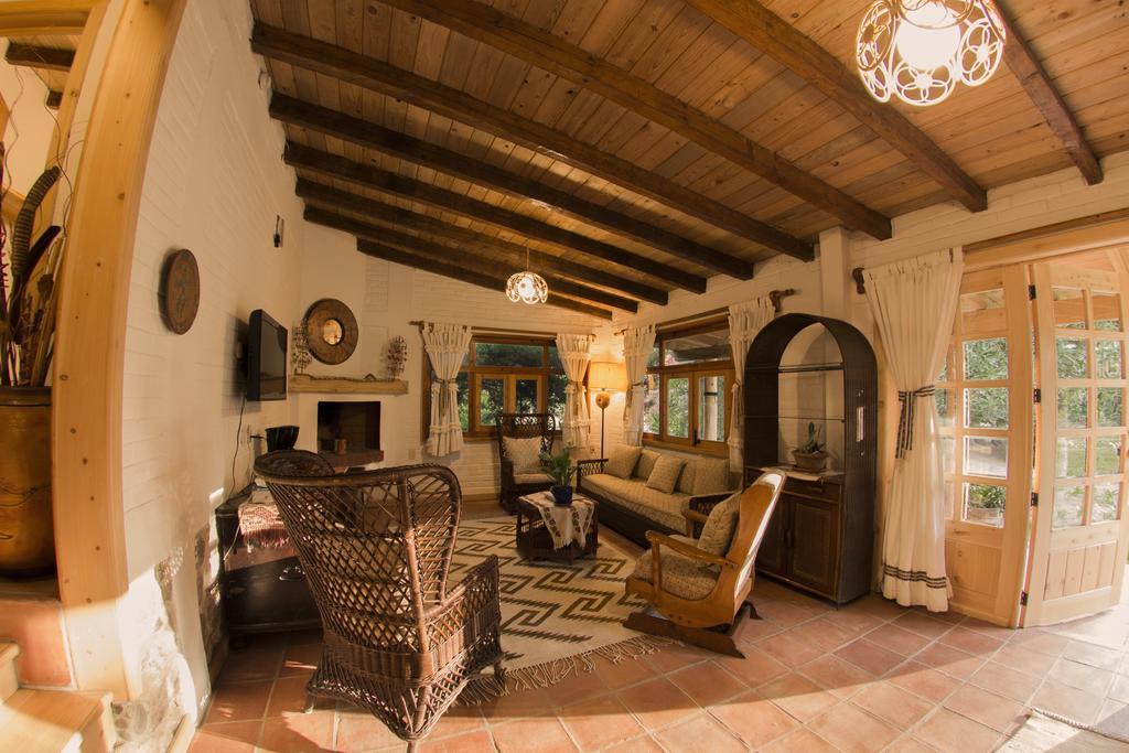 Hotel Rancho San Cayetano Ситакуаро Экстерьер фото