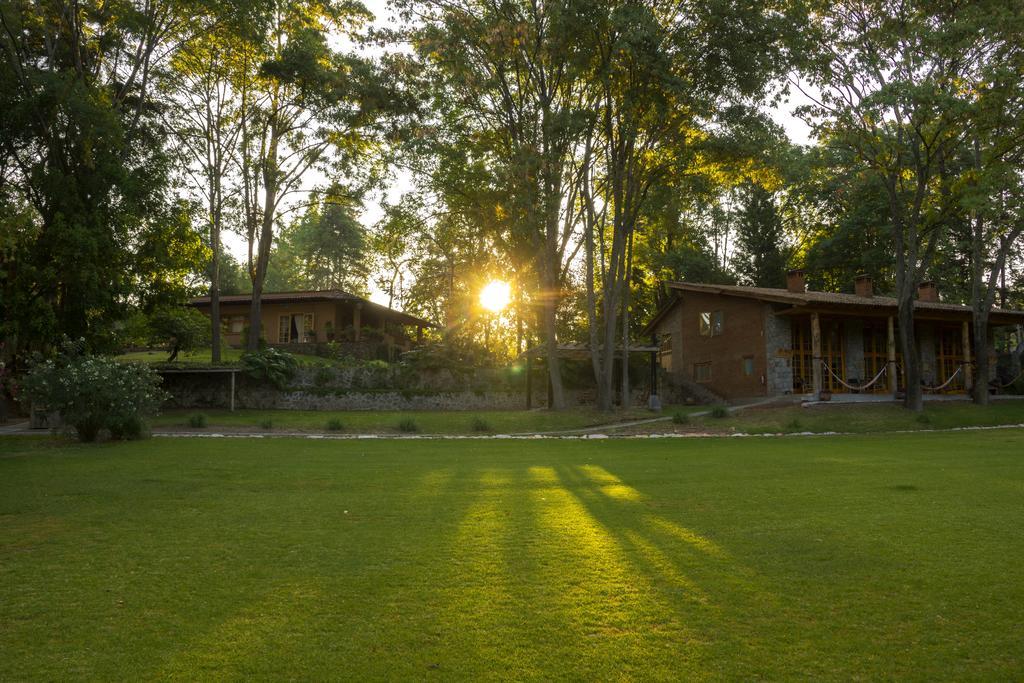 Hotel Rancho San Cayetano Ситакуаро Экстерьер фото